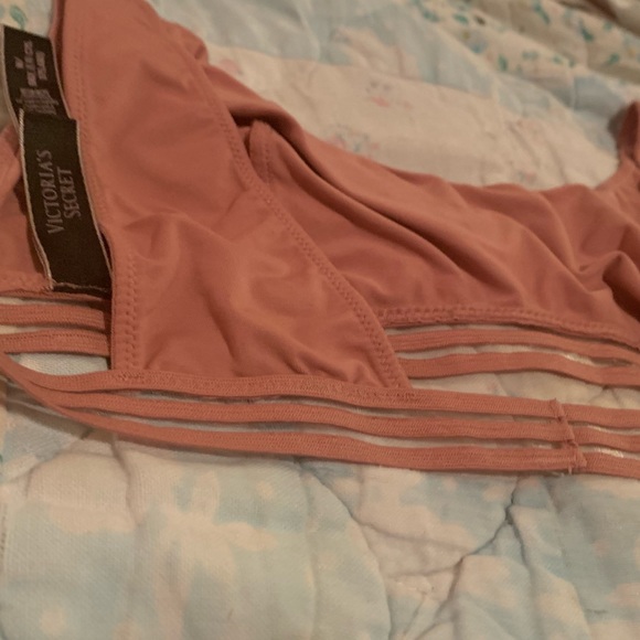 Bundle of Victoria’s Secret Bralettes.One blush bralette. One strapless floral! - Picture 5 of 10
